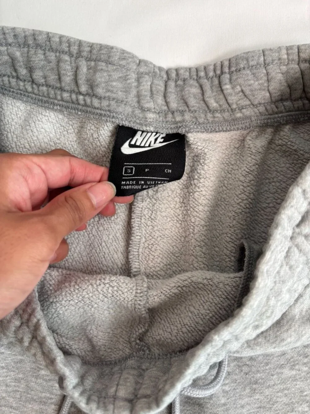 Nike Sportswear Gray Raw-Hem Fleece Shorts, Size Small